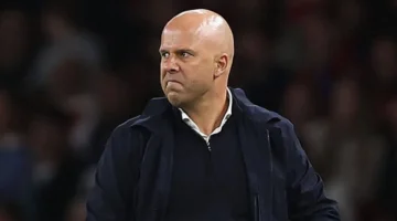 آرني سلوت يرد على انتقادات 450 مليون جنيه لإنفاق ليفربول